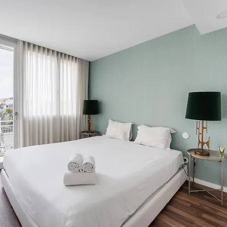 Guestready - Experience Near Aliados Porto